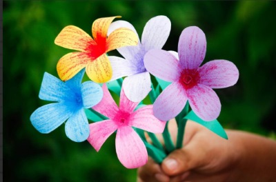 Course Image for T25EH2407 Bloom and create: Spring crafts for families