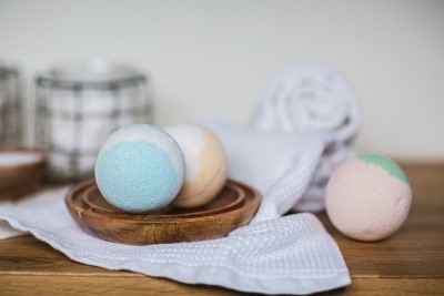 Course Image for T25HG2438 Creative calm: learn to make bath bombs