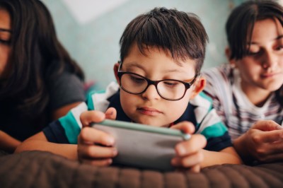 Course Image for T25NC3740 Introduction to keeping children safe online