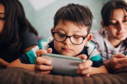 Course Image for T25CQ3739 Introduction to keeping children safe online