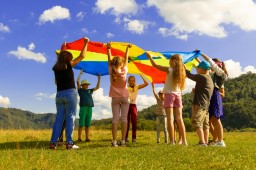 Course Image for T26AA1917 Family fun - Rounders and parachute games