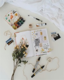Course Image for T26HG1087 Meet and make - Art journaling